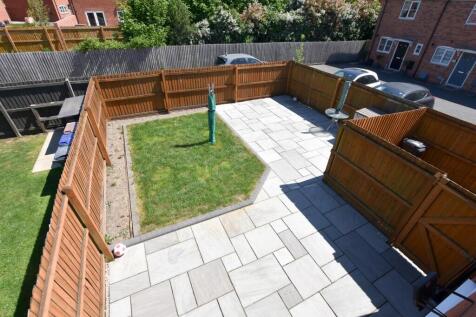 REAR ENCLOSED GARDEN