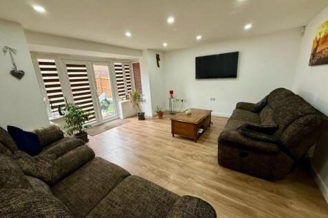 lounge 1.jpg