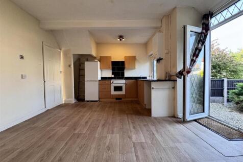 Open plan kitchen &amp; dining