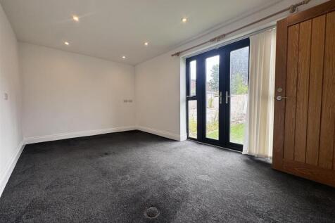 Ground floor bedroom/ / second reception