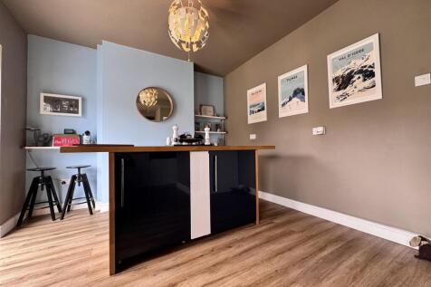 Open plan kitchen &amp; dining
