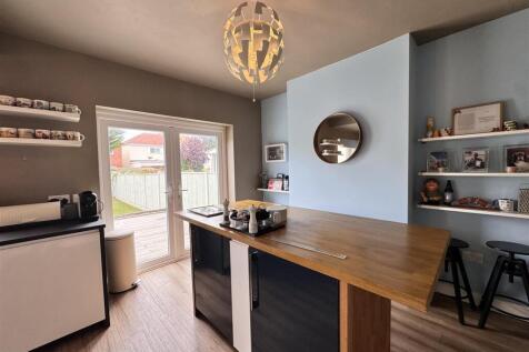 Open plan kitchen &amp; dining