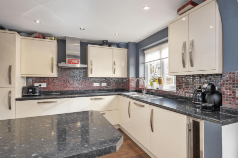 3 Bedroom semi-detached home in West Molesey