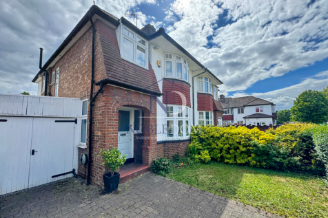 4 BEDROOM SEMI-DETACHED HOUSE IN WEST EALING