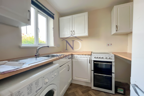 STUDIO FLAT IN CHESSINGTON