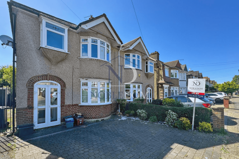 3 BEDROOM SEMI-DETACHED HOUSE IN ISLEWORTH