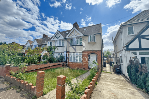 FOUR BEDROOM TWO BATHROOM SEMI-DETACHED HOUSE IN 