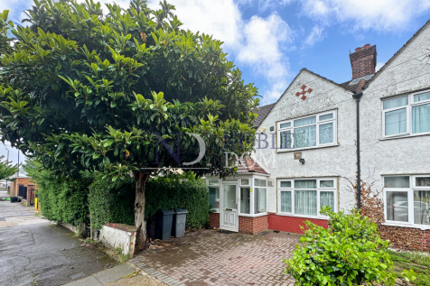 3 BEDROOM 2 BATHROOM EXTENDED TERRACED HOUSE IN W