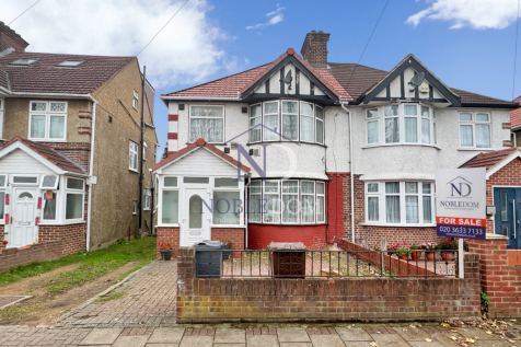 THREE BEDROOM SEMI-DETACHED HOUSE IN HOUNSLOW