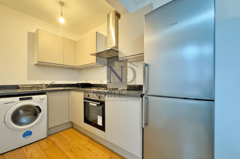 Small one-bedroom ground floor flat in Hounslow