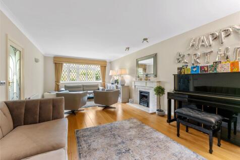Living Area 3