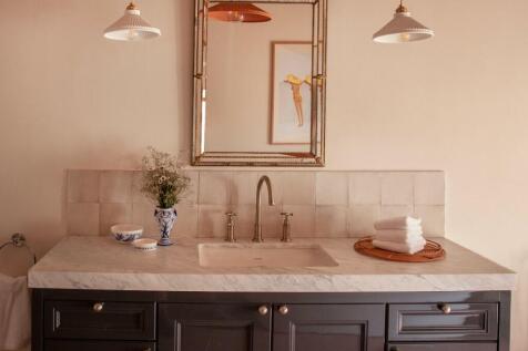 Main Bathroom