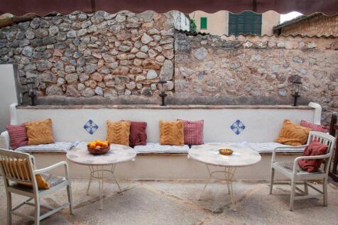 Outdoor Seating