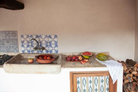 Outdoor Kitchen