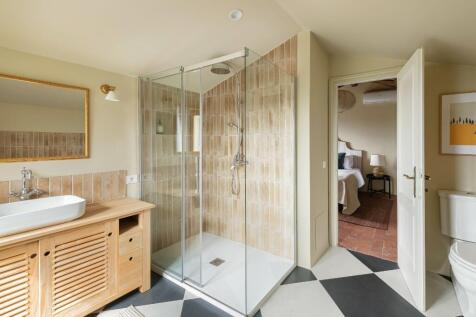 Main Bedroom Ensuite
