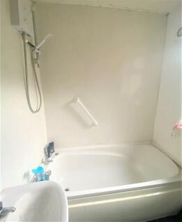 BATHROOM.jpeg