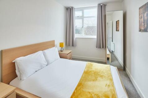 bedroom 5.jpg