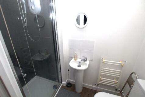 ensuite.jpg