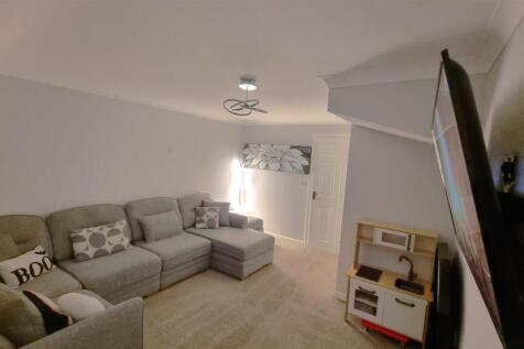 lounge front to rear.jpg