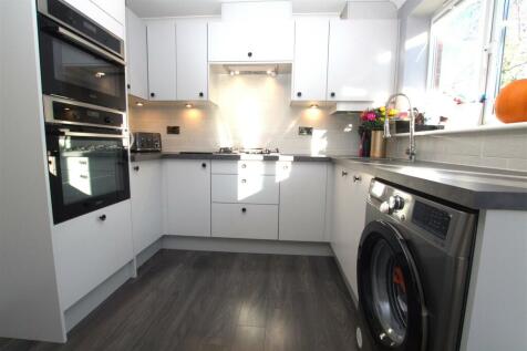 KITCHEN CLOSE UP.jpg