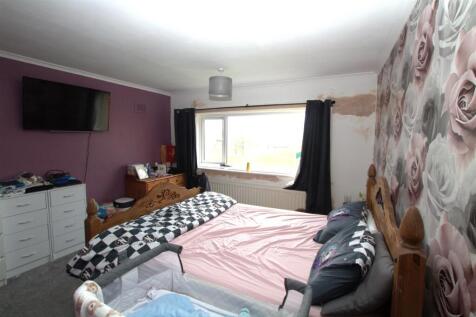BEDROOM.jpg