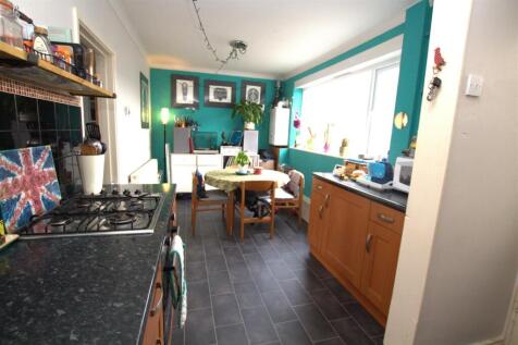 kitchen to diner.jpg
