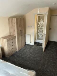 bedroom reverse.jpeg