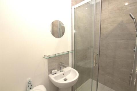Room 2 Bathroom.jpg