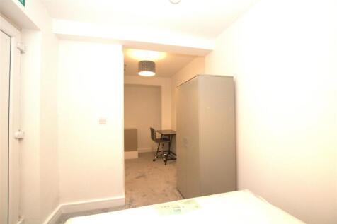Room 2 left.jpg