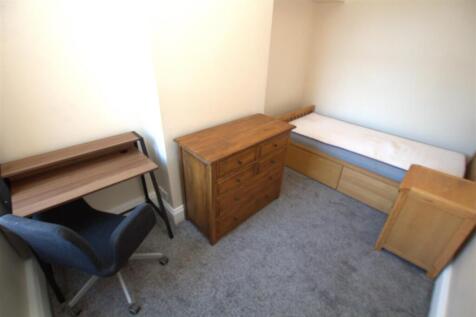 bedroom 2 .jpg