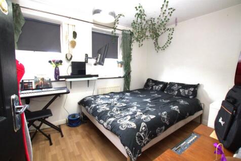 BEDROOM FRONT .jpg
