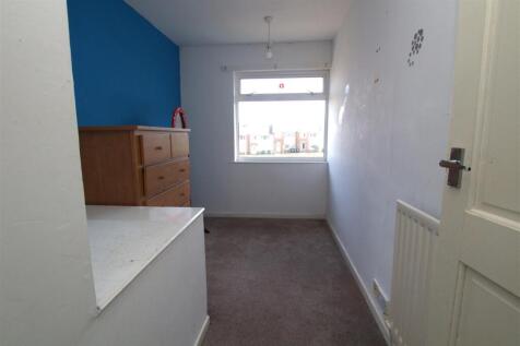 15 Bret Bedroom 3 .jpg