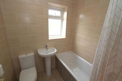 bathroom .jpg