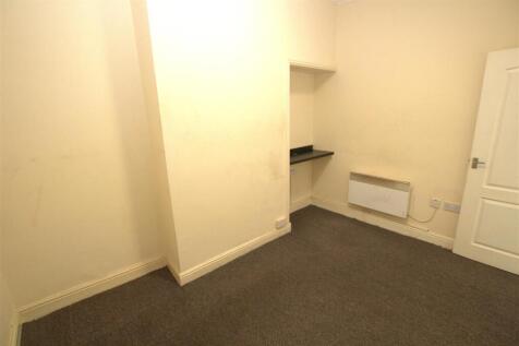 bedroom .jpg