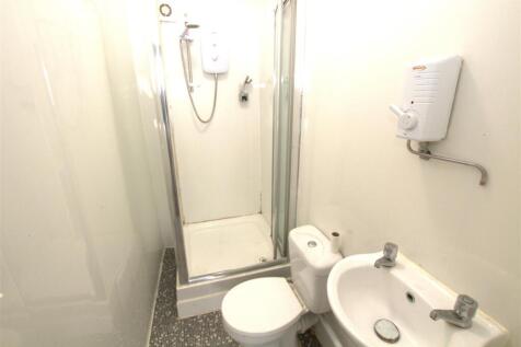 bathroom .jpg