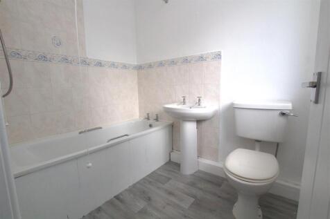 bathroom 2.jpg
