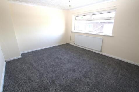 BEDROOM FRONT ANGLE 2.jpg