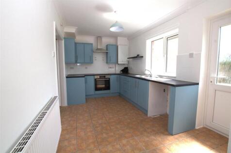 KITCHEN FULL WIDTH.jpg