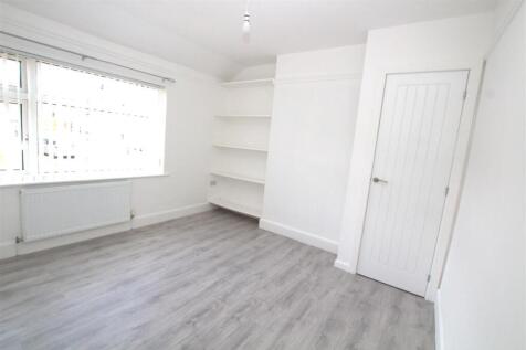 FRONT BEDROOM.jpg