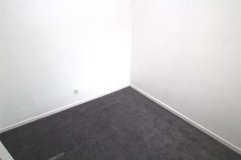 bedroom 4 .jpg