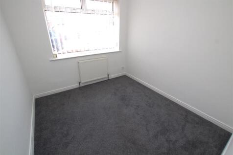 bedroom 2 .jpg