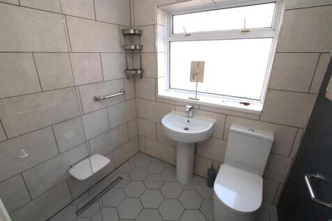bathroom .jpg