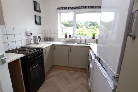 KITCHEN ANGLE 1.jpg