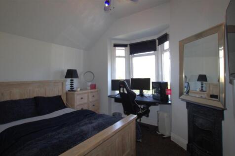 Rear Bedroom