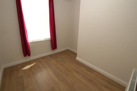 bedroom 2 .jpg