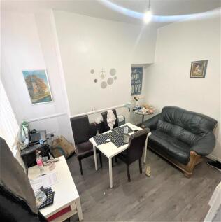 LOUNGE1.jpg