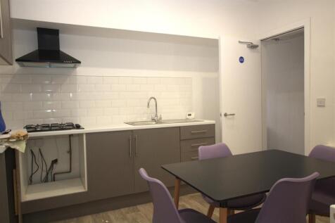 84 Warwick Kitchen.jpg
