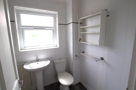 bathroom .jpg