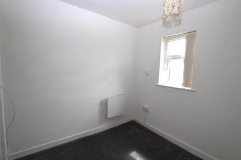 back bedroom.jpg