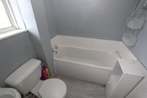 bathroom .jpg